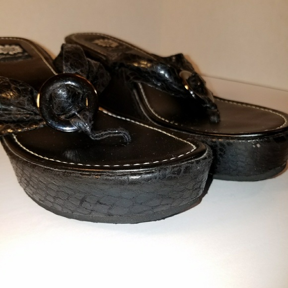 Yellow Box Sandals 💥💥💥PRICE LOWERED💥💥💥 - Picture 3 of 8